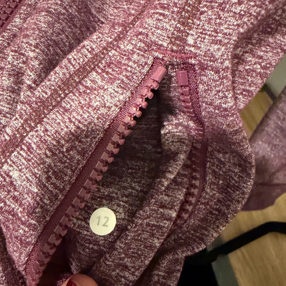 Lululemon Women’s Define Jacket Size 12 Heathered Wine Burgundy Plum - Picture 3 of 4